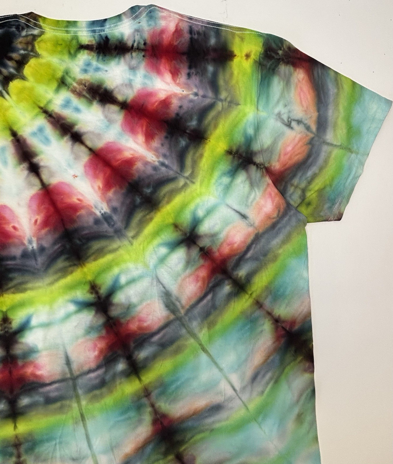 Handmade Ice Tie Dye Unisex T-Shirt Size XL Multicolor Design Gildan Tee NEW