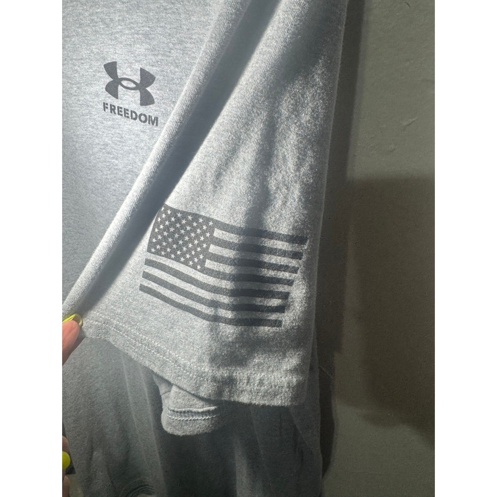 Under Armour Freedom Flag T-Shirt Mens 2XL Gray Heathered Short Sleeve Loose Fit