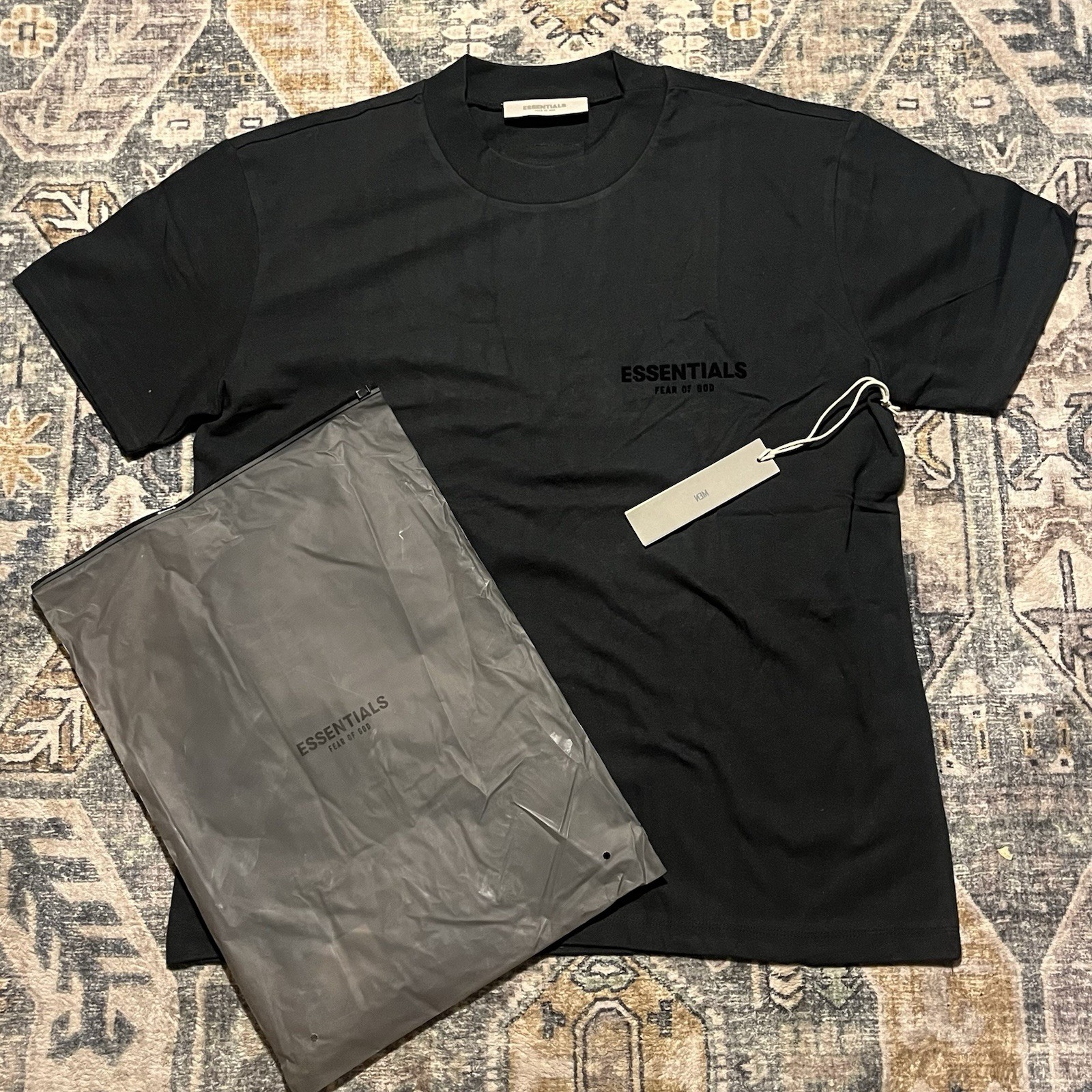 Essentials Fear of God Men’s Black Logo Crew Neck Short Sleeve T-Shirt Size M