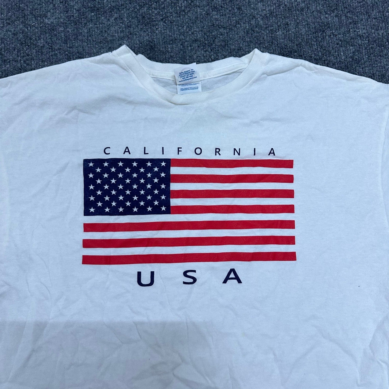 Delta Apparel T-shirt Mens Size XL White California USA American Flag Graphic