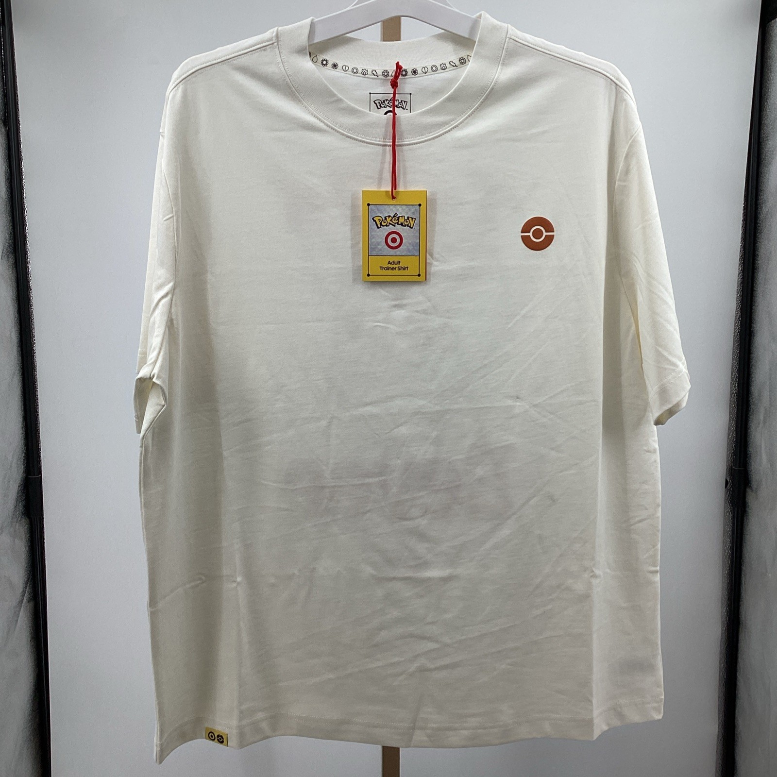 521. Official Pokemon Adult Trainer Shirt Relaxed Fit Eevee Size Small