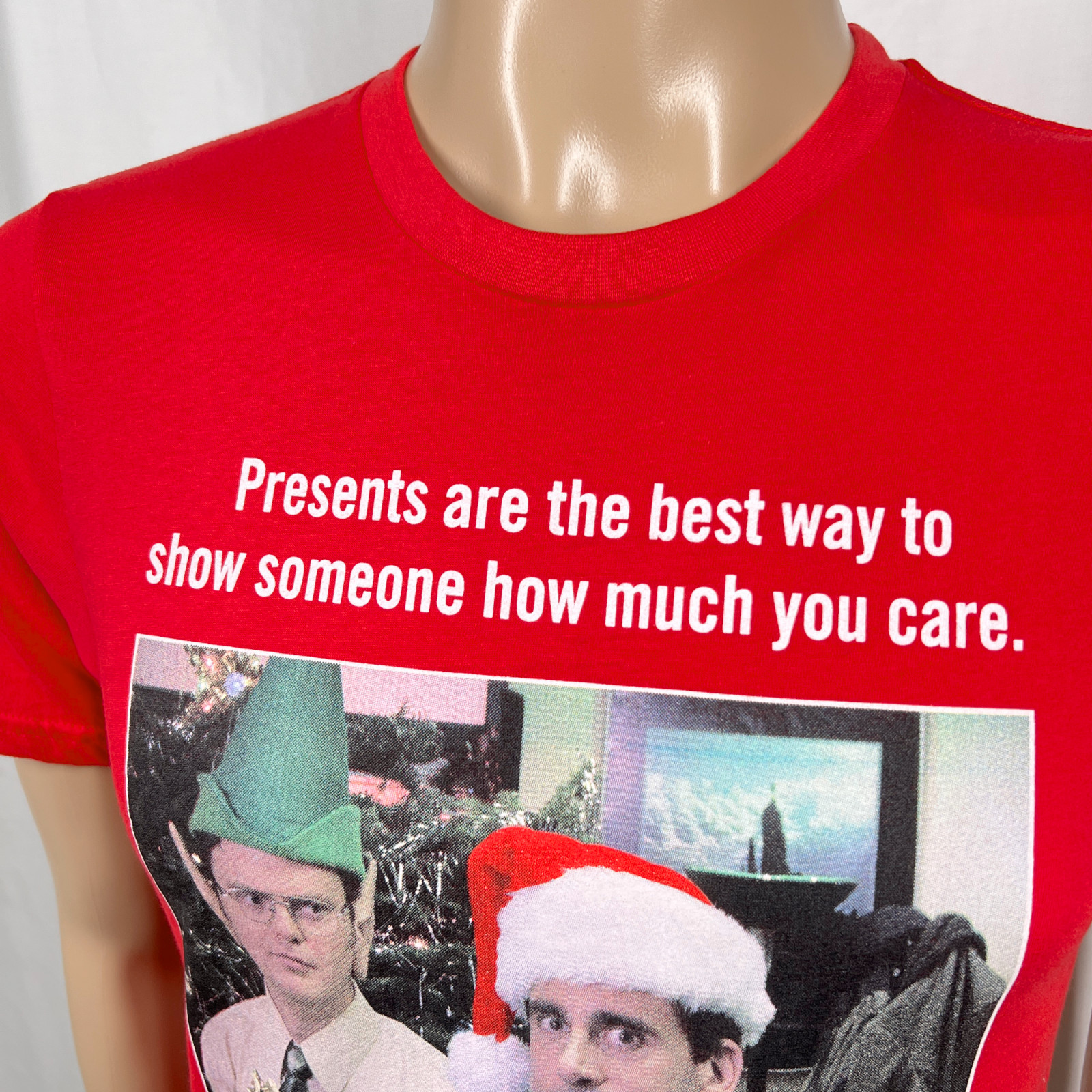 The Office Mens Small Red Dwight Schrute & Michael Scott Christmas Quote T-Shirt