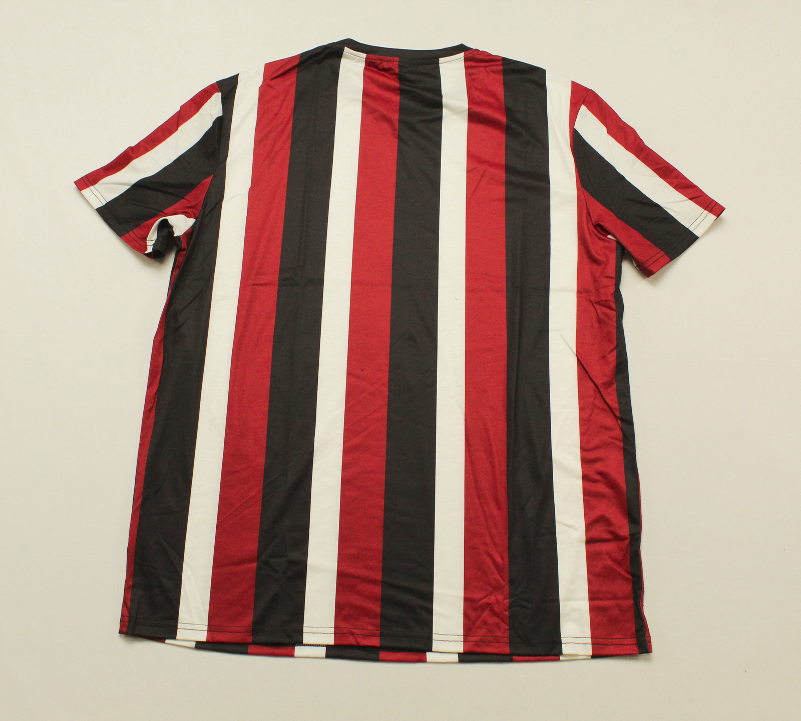 Manfinity Hypemode Men’s Letter Graphic Striped Colorblock Tee CB7 Multi Size XL