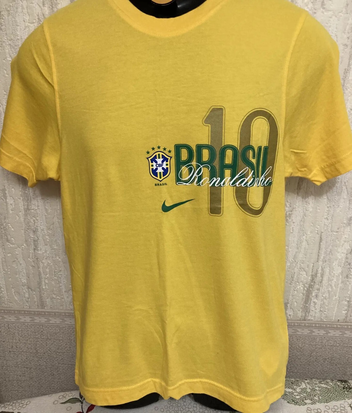 VTG NIKE CENTRE SWOOSH RONALDINHO BRAZIL #10 STREETWEAR TEES Size Men’s / US XS