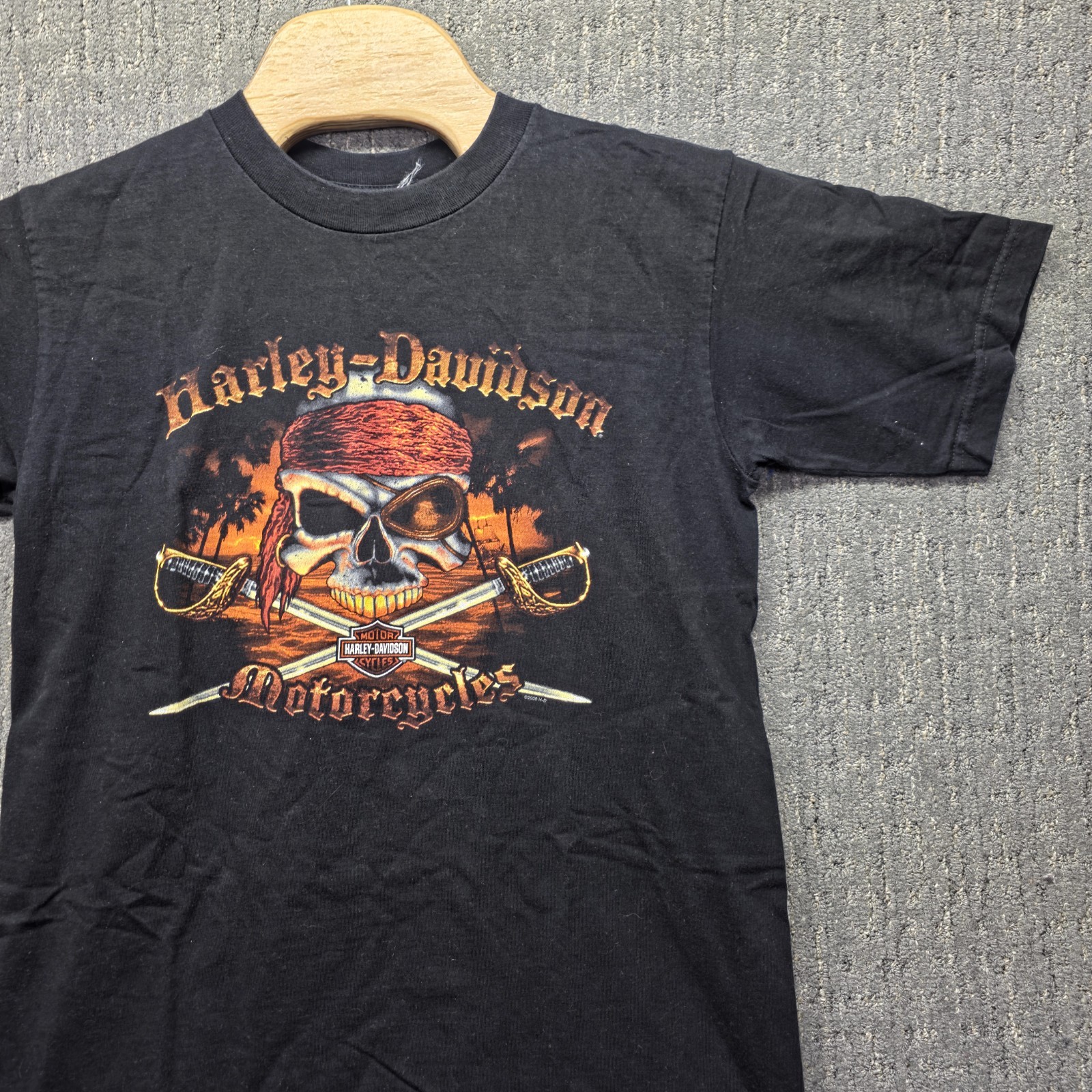 Harley Davidson Shirt Medium Williamsburg VA Pirate Skull Swords 2008 Biker Tee