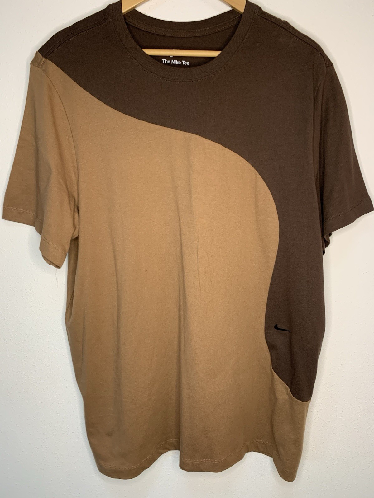 Nike The Nike Tee Men’s XL Brown/Tan Colorblock Logo Crew Neck Short Sleeve