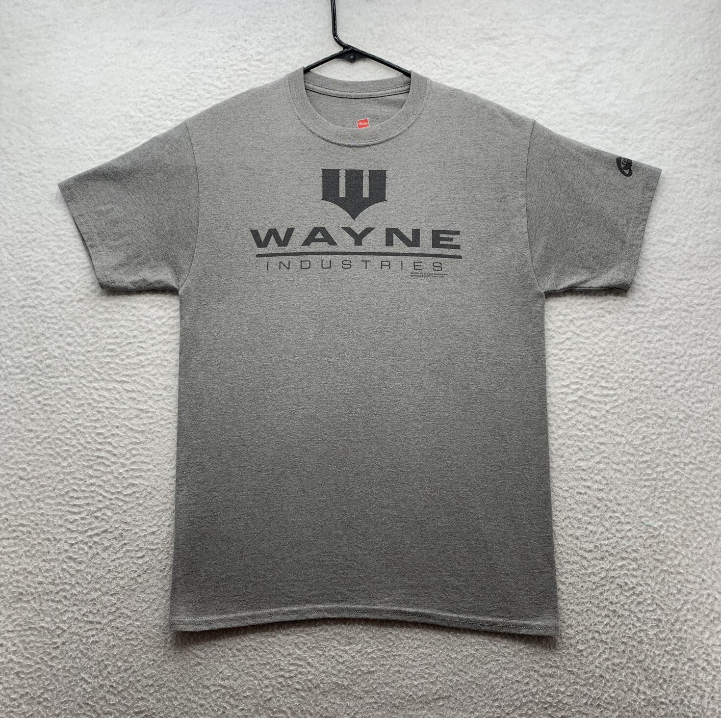Hanes Wayne Enterprises T-Shirt Mens Medium M Spell Out Batman DC Universe Dad