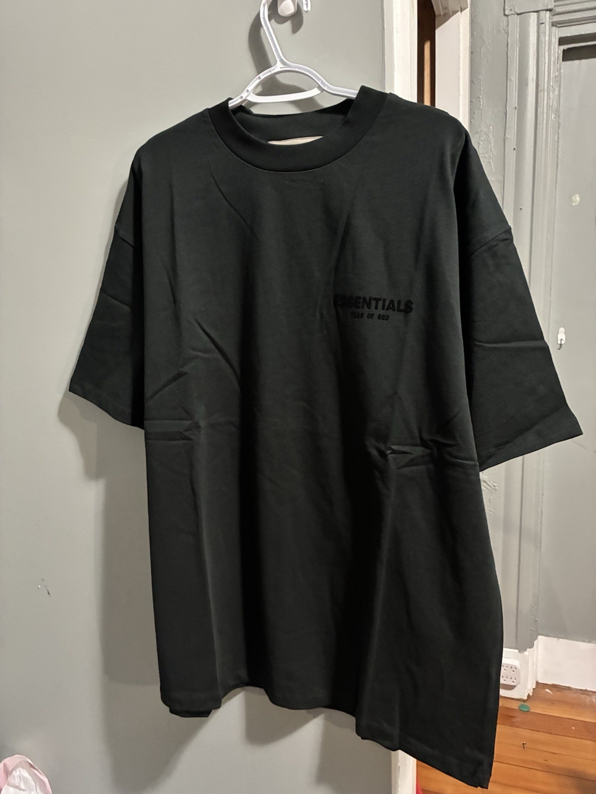 Essentials Fear of God Men’s Black Logo Crew Neck Short Sleeve T-Shirt L