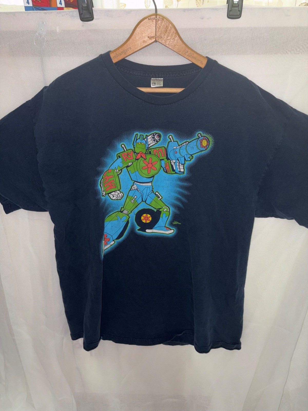 mystery machine autobot graphic tee. Size men’s XL. Great condition