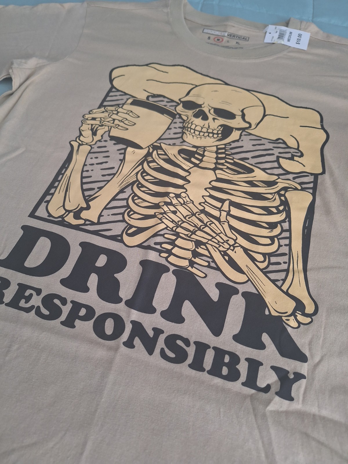 BROOKLYN VERTICAL- MENS- DRINK RESPONSIBLY- SIZE M- NWT- SKELETON