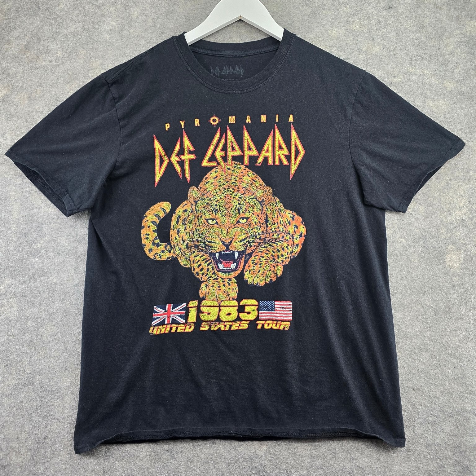Def Leppard Pyromania T-Shirt Men’s Black Large 1983 Tour Graphic Cotton Retro