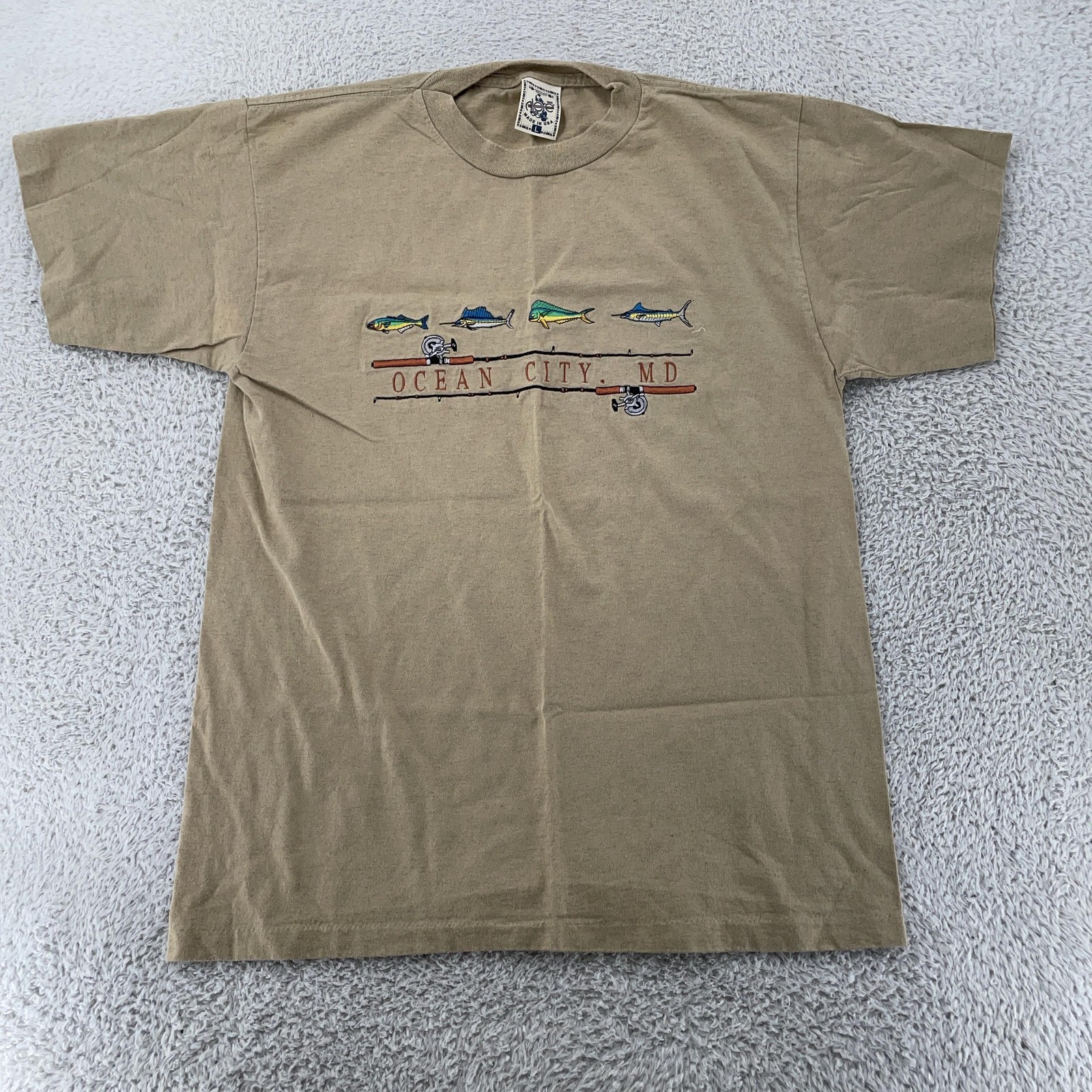 Vintage Ocean City Maryland Embroidered Shirt Mens M/L Tan Fishing Fish USA 90s