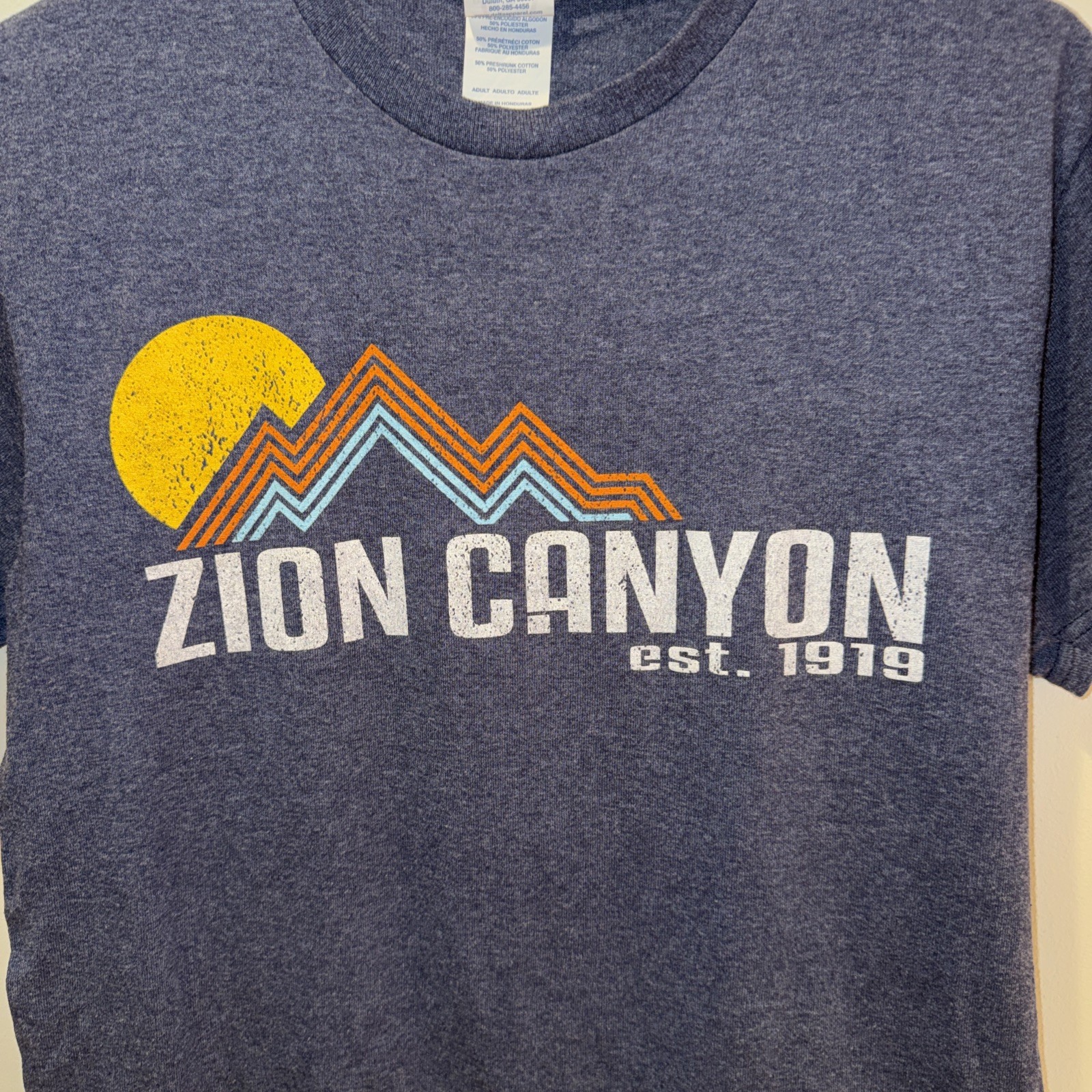 Zion Canyon Graphic Tee Delta Pro Weight Small Retro Sun Mountain Shirt