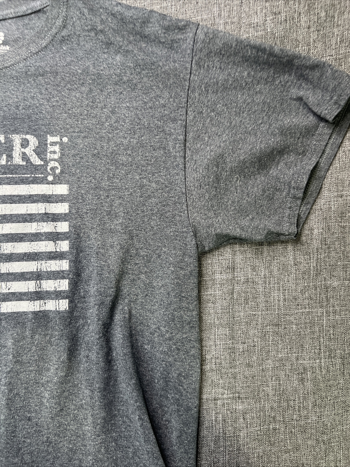 D. Dyer Inc. Shirt Men Size Medium Athletic Gray Flag Construction Short Sleeve