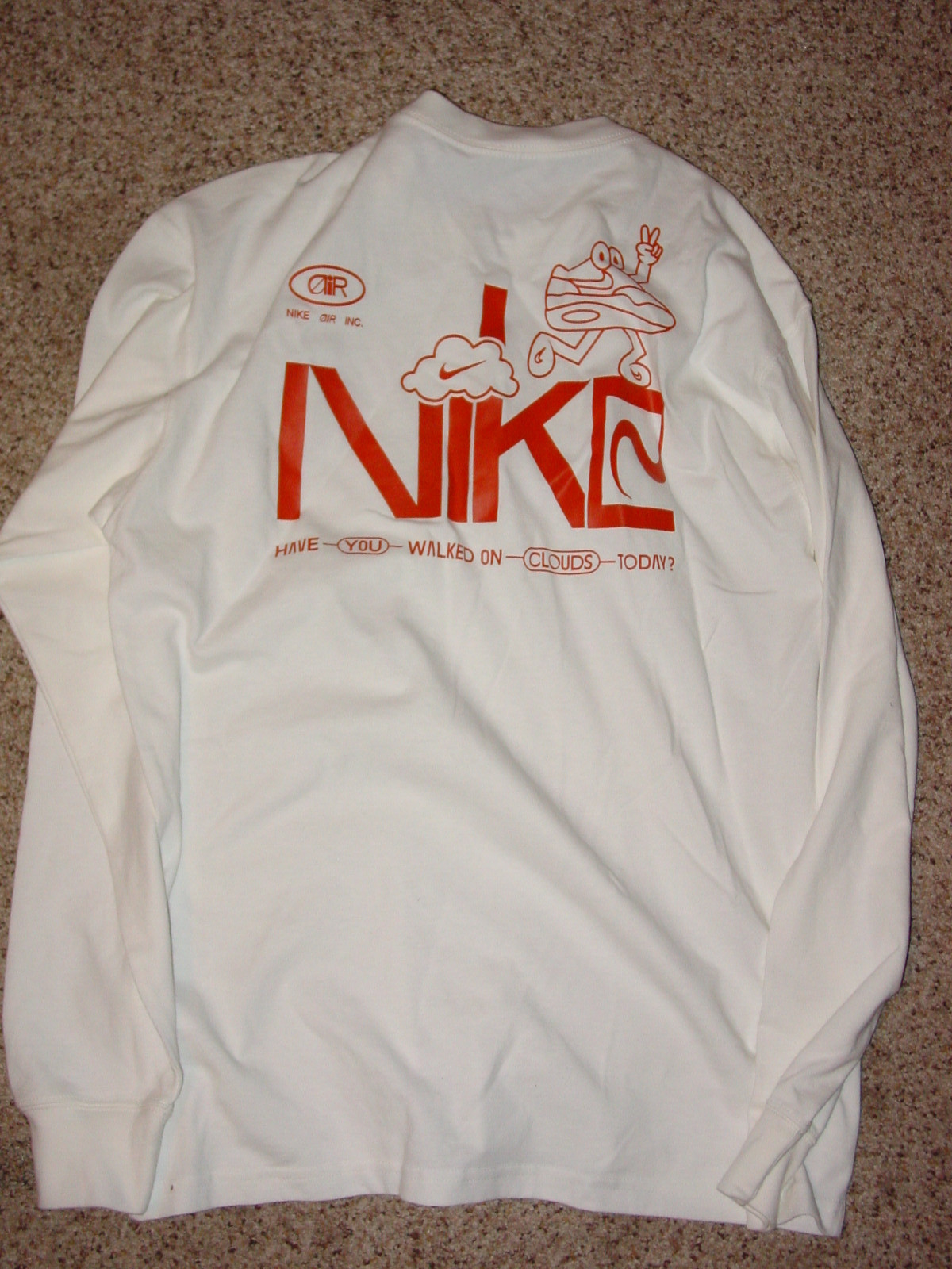 Mens Nike Graphics Sportswear FJ1087-133 Longsleeve Air, Inc. White Shirt Size S