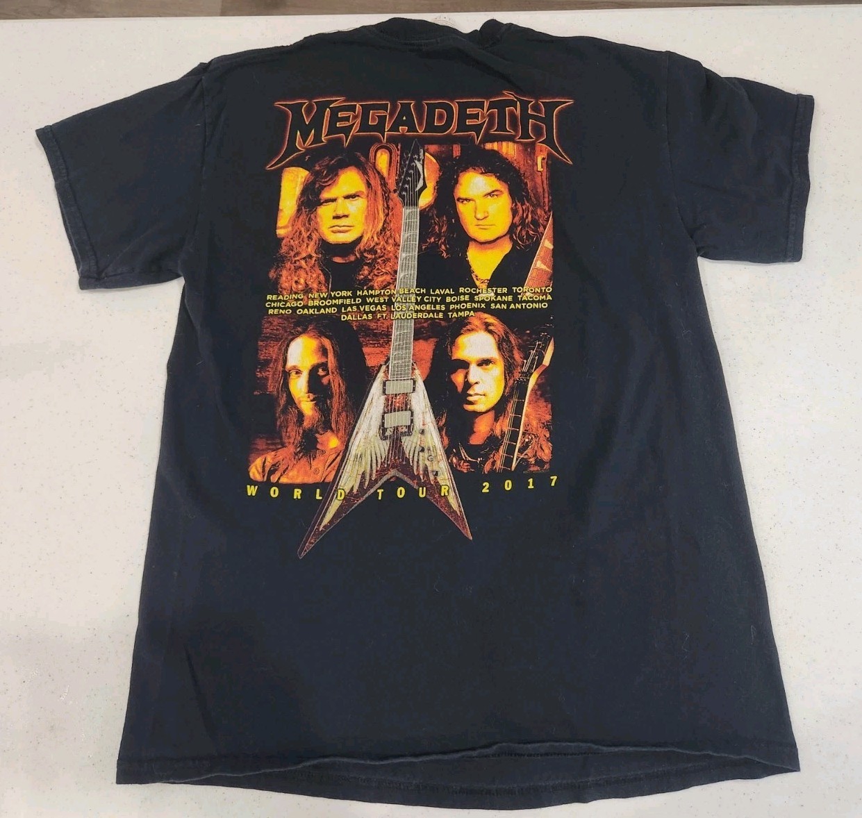 Megadeth Dystopia World Tour 2017 Graphic Tee Adult Size M Concert T-Shirt Used