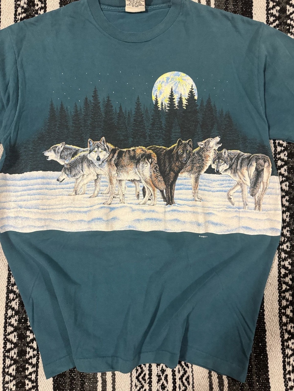 Vintage 1991 Habitat Wolves Moon T-Shirt Single Stitch Minnesota Sleeve Graphic