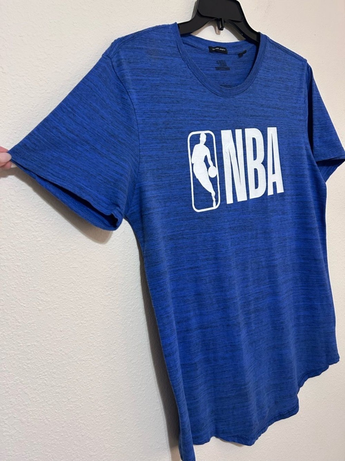 NBA Men’s Royal Blue Marled Longer Length Graphic T-Shirt