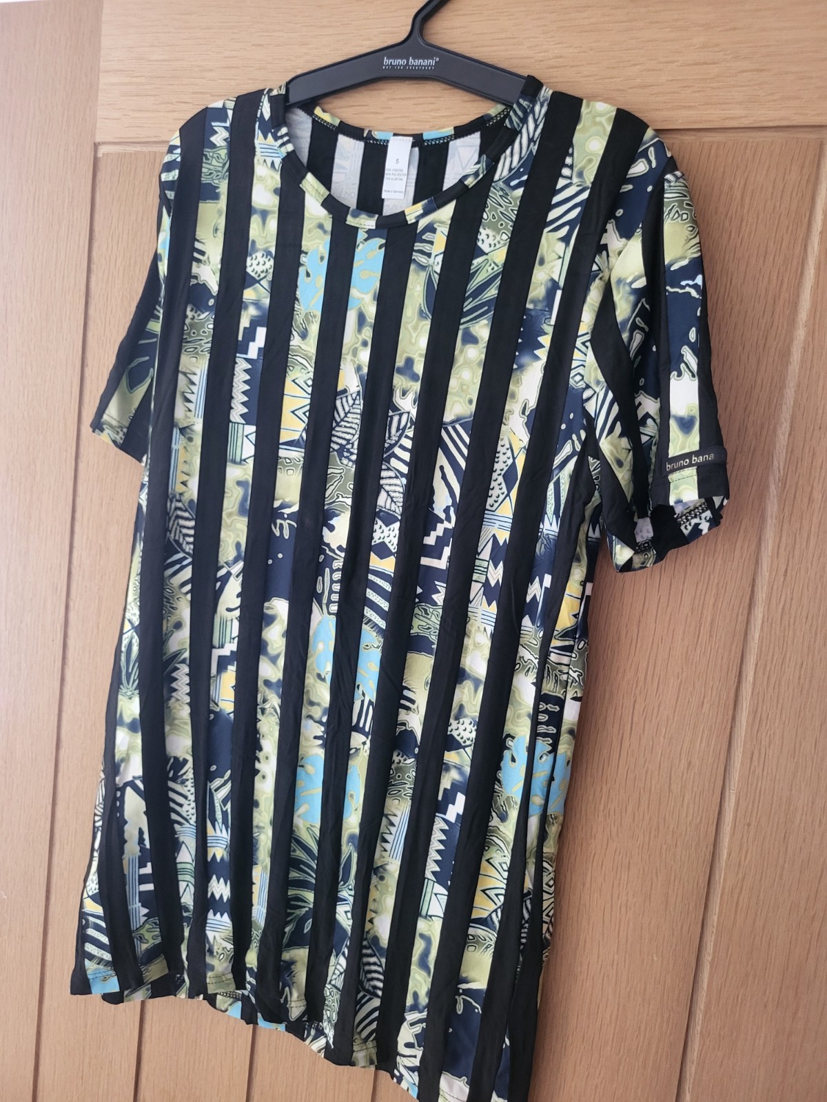 Bruno Banani Tribal / Jungle Colourful Graphic T-Shirt / Top – Size Medium