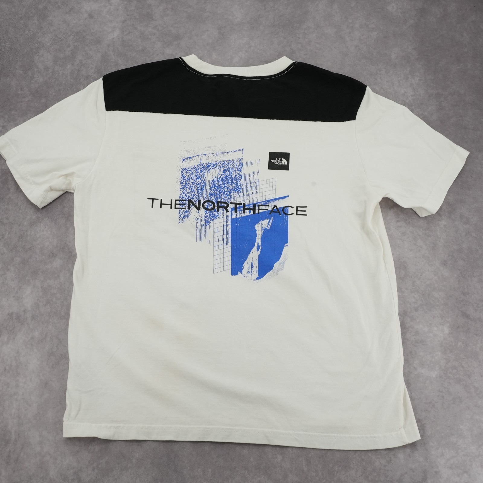 The North Face Pocket T Shirt Men’s Large White Black Patch Pocket Casual Tee