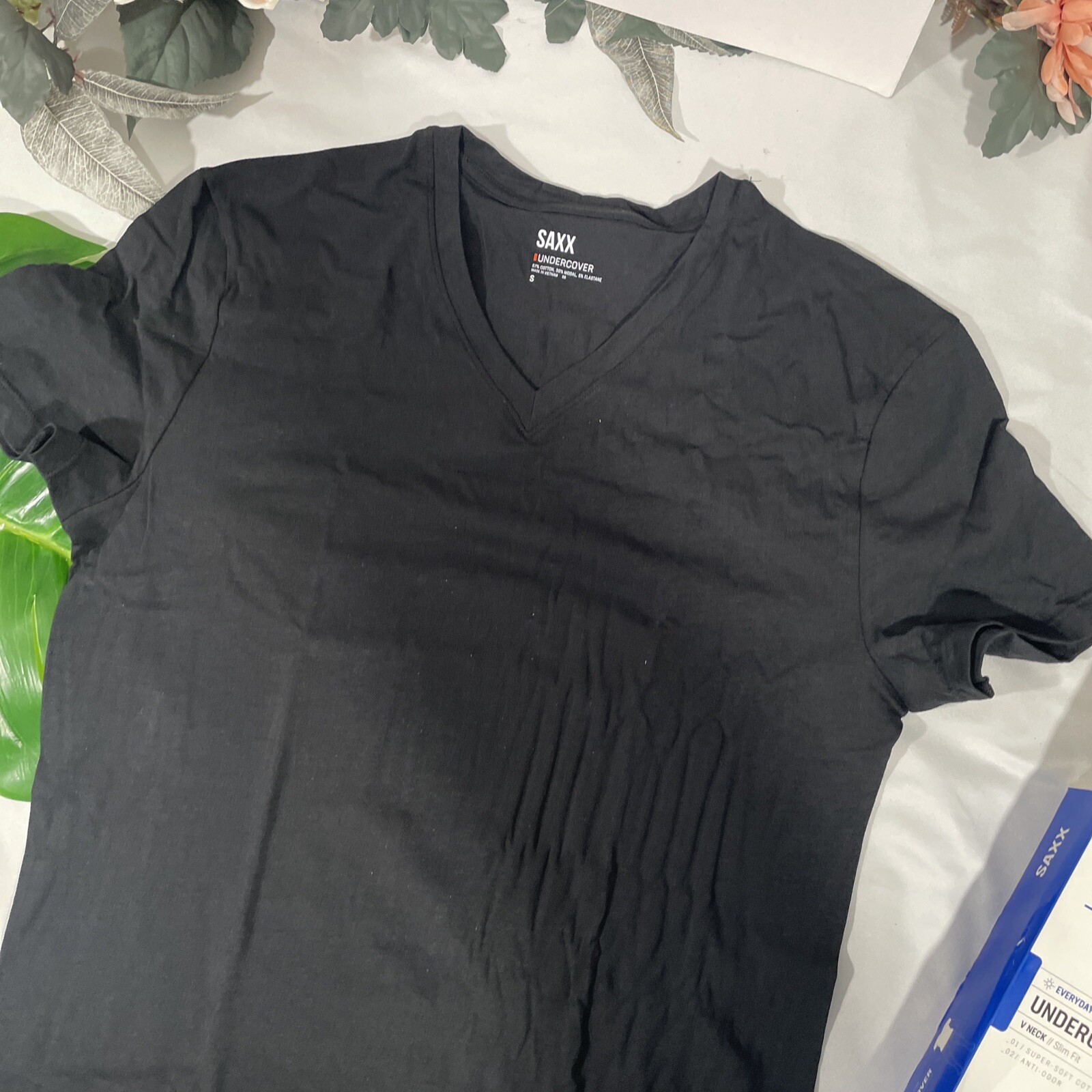 NIB $35 SAXX [ Small ] Undercover V-neck Undershirt Top in Black