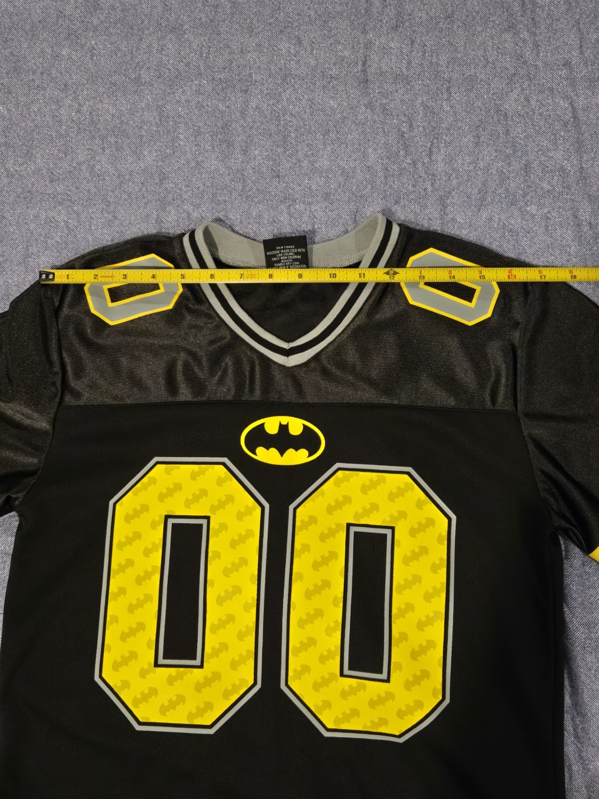 Batman DC Comics 00 Graphic Print Jersey V-Neck T-Shirt Mens S Black/Yellow