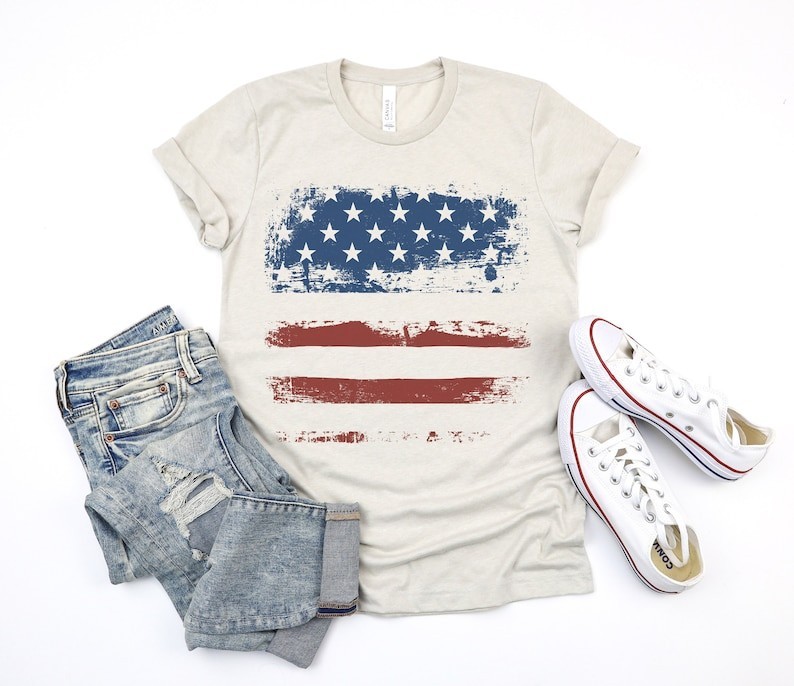 Grunge American Flag T-Shirt: Patriotic Fourth of July Unisex Tee