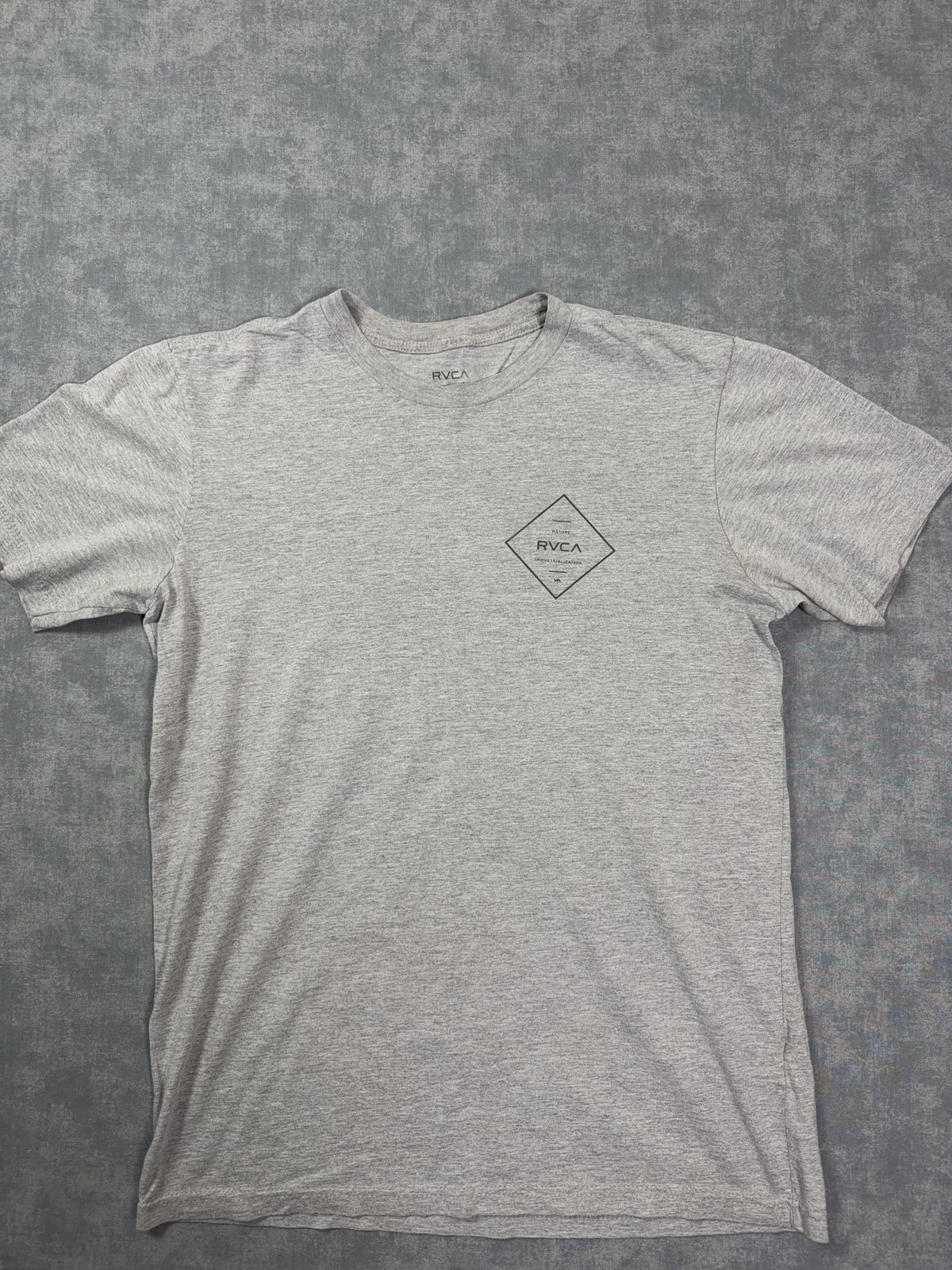 RVCA Shirt Mens M Gray Standard Tee Left Chest Logo Graphic Tee Tagless Casual