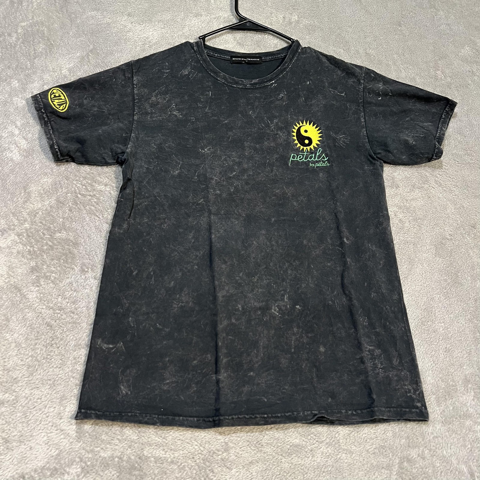 Petals By Petals And Peacocks Shirt Mens Small Black Happiest Flower Yin Yang