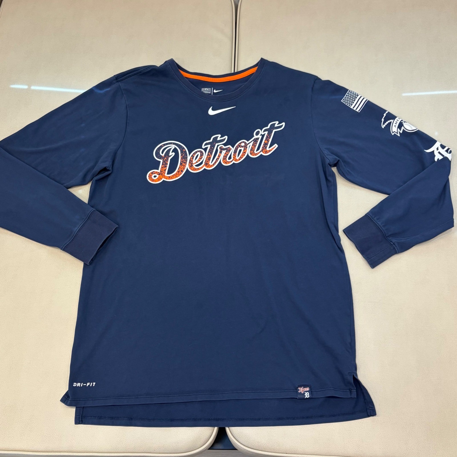 Nike Detroit Tigers Mens Medium Long Sleeve Dri-FIT Shirt Navy Blue MLB Baseball