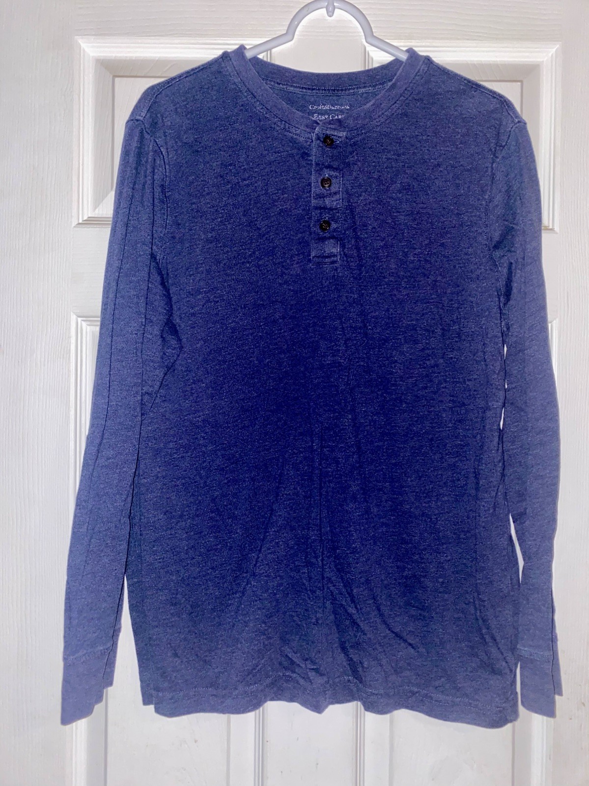 Croft & Barrow Men’s Easy Care Long Sleeve Henley T-Shirt – Size M – Blue