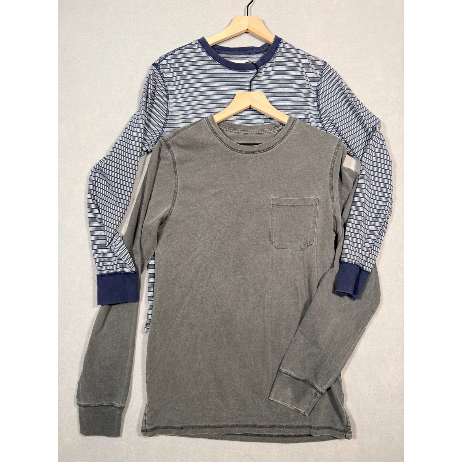 Goodfellow & Co Mens Long Sleeve Pocket T-Shirt Gray Acid Wash & Striped Crew 2