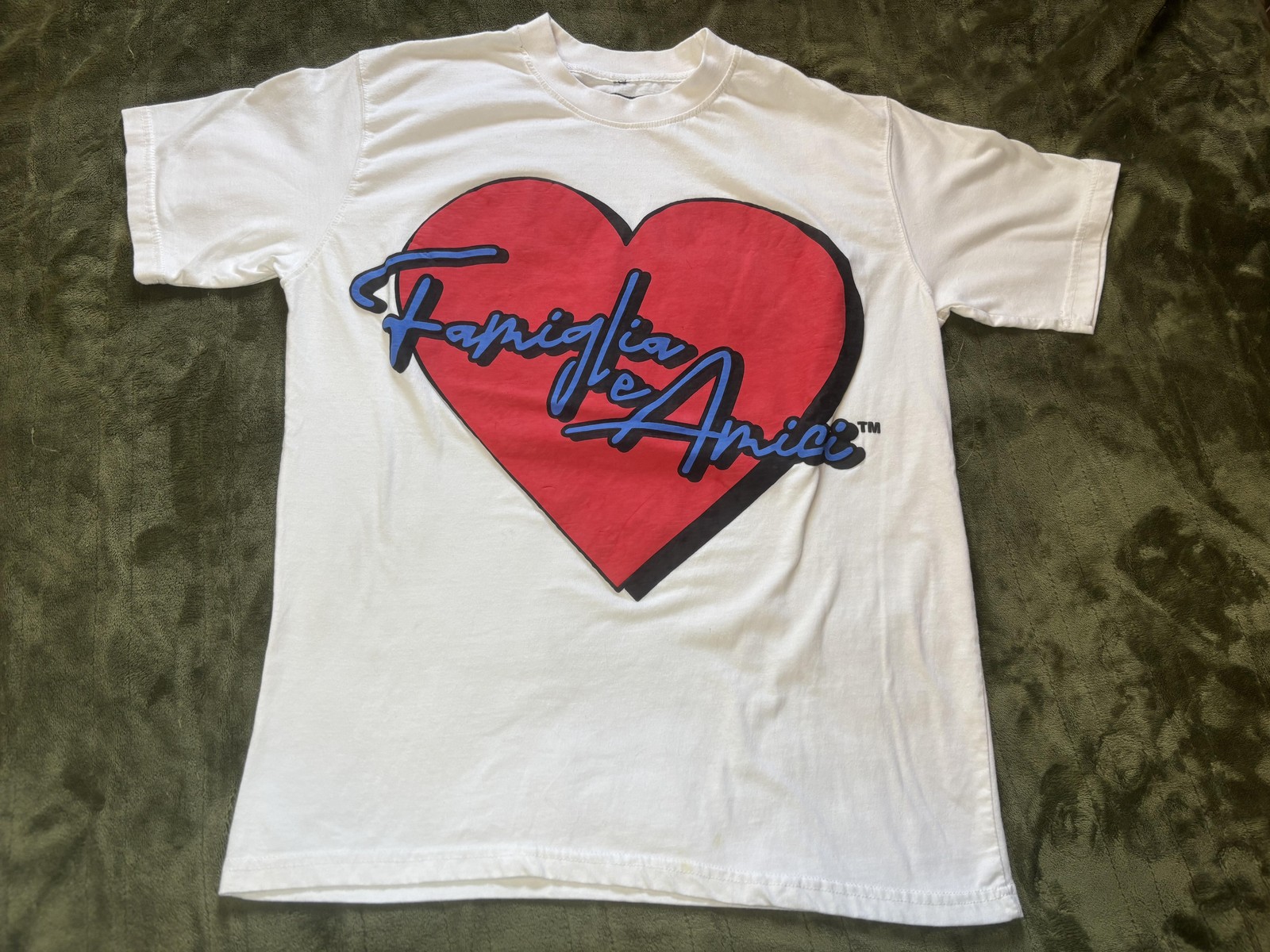 Famiglia E Amici Heart Logo Shirt Mens Small White Love Graphic Tee Valentine