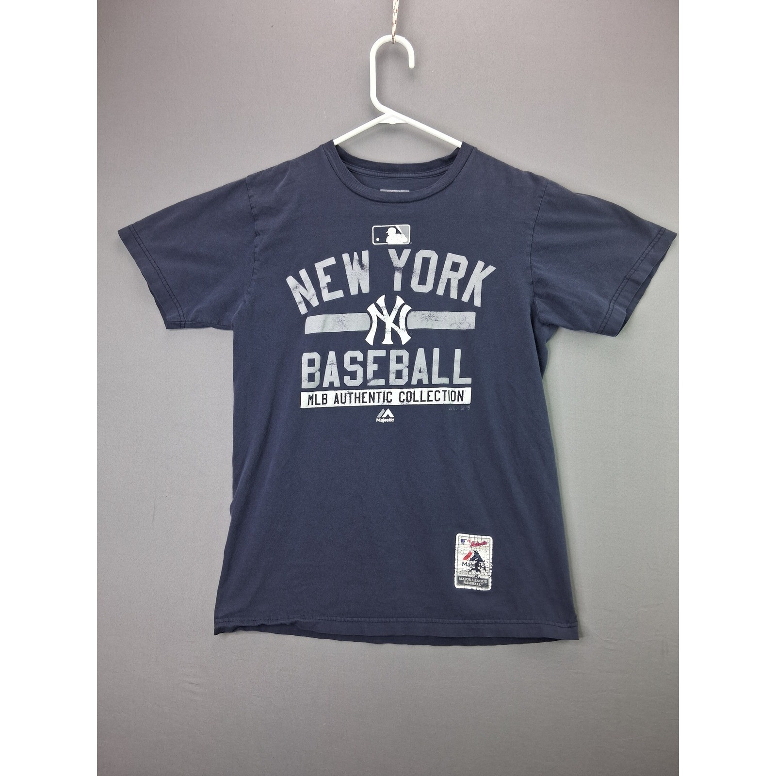 Majestic New York Yankees T-Shirt MLB Authentic Collection Medium Navy Blue Tee