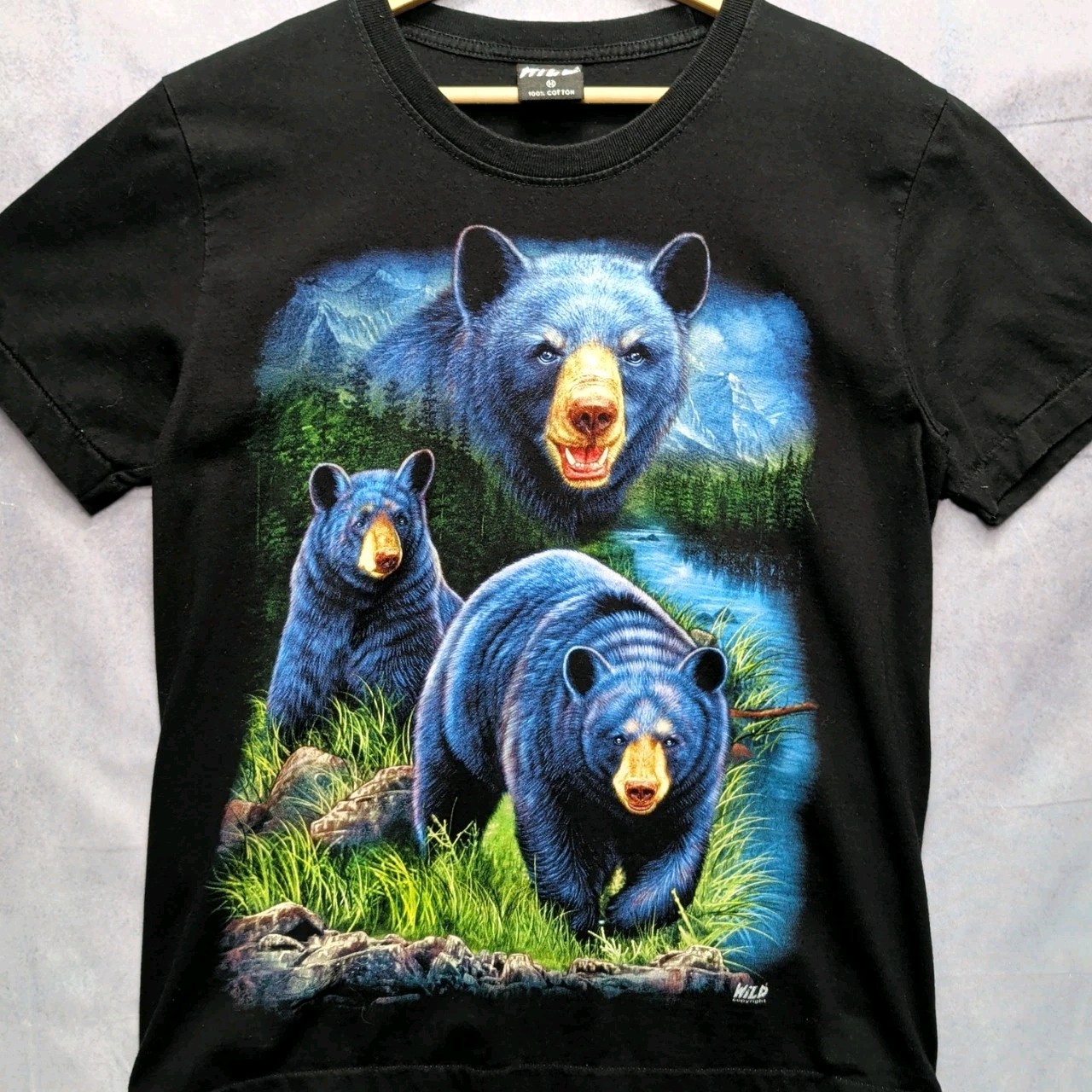 Wild Men’s Bear Graphic T-Shirt Size M Black Blue Wildlife Animal Print Tee