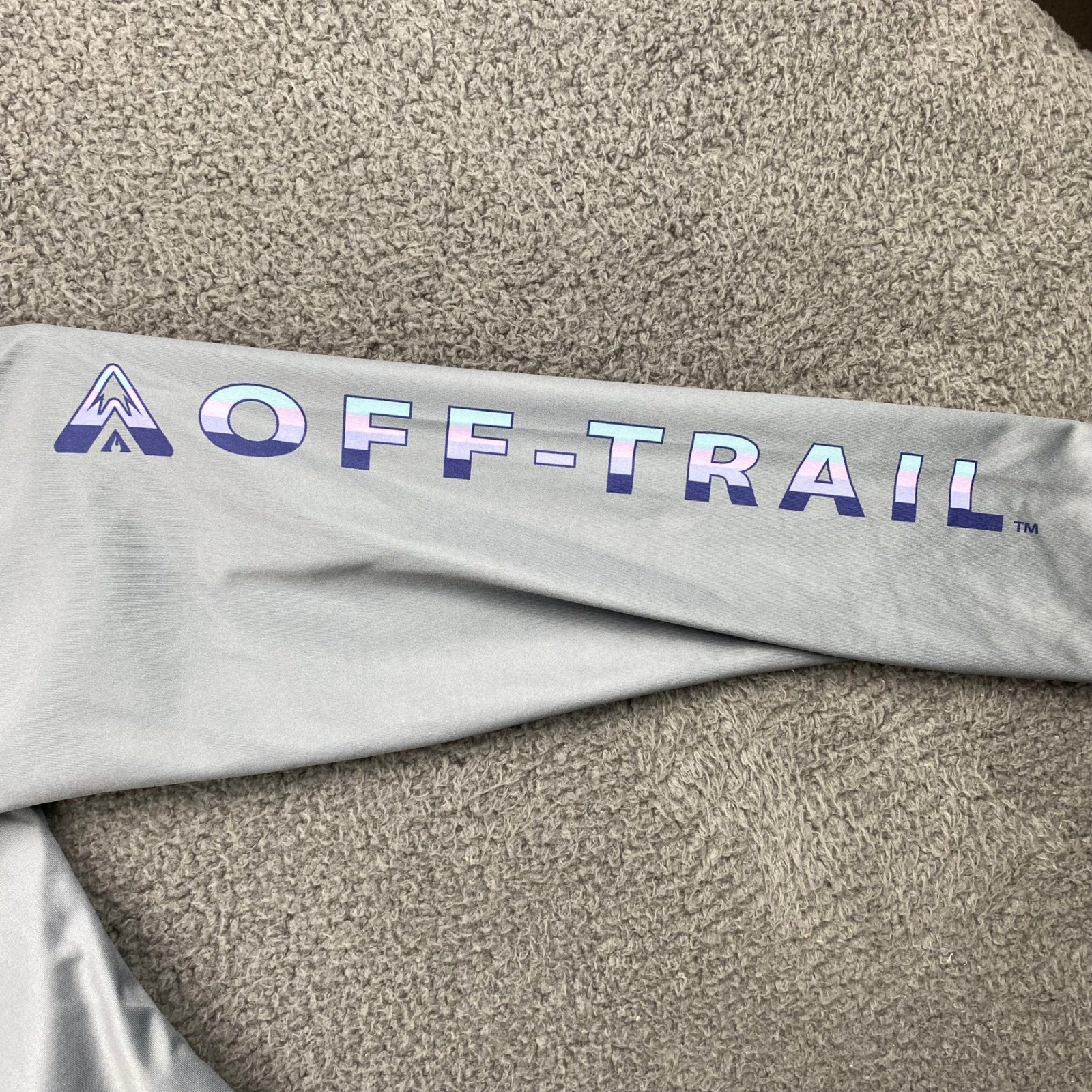 Off Trail Mens Long Sleeve T Shirt Activewear Athletic Gray Medium Spot