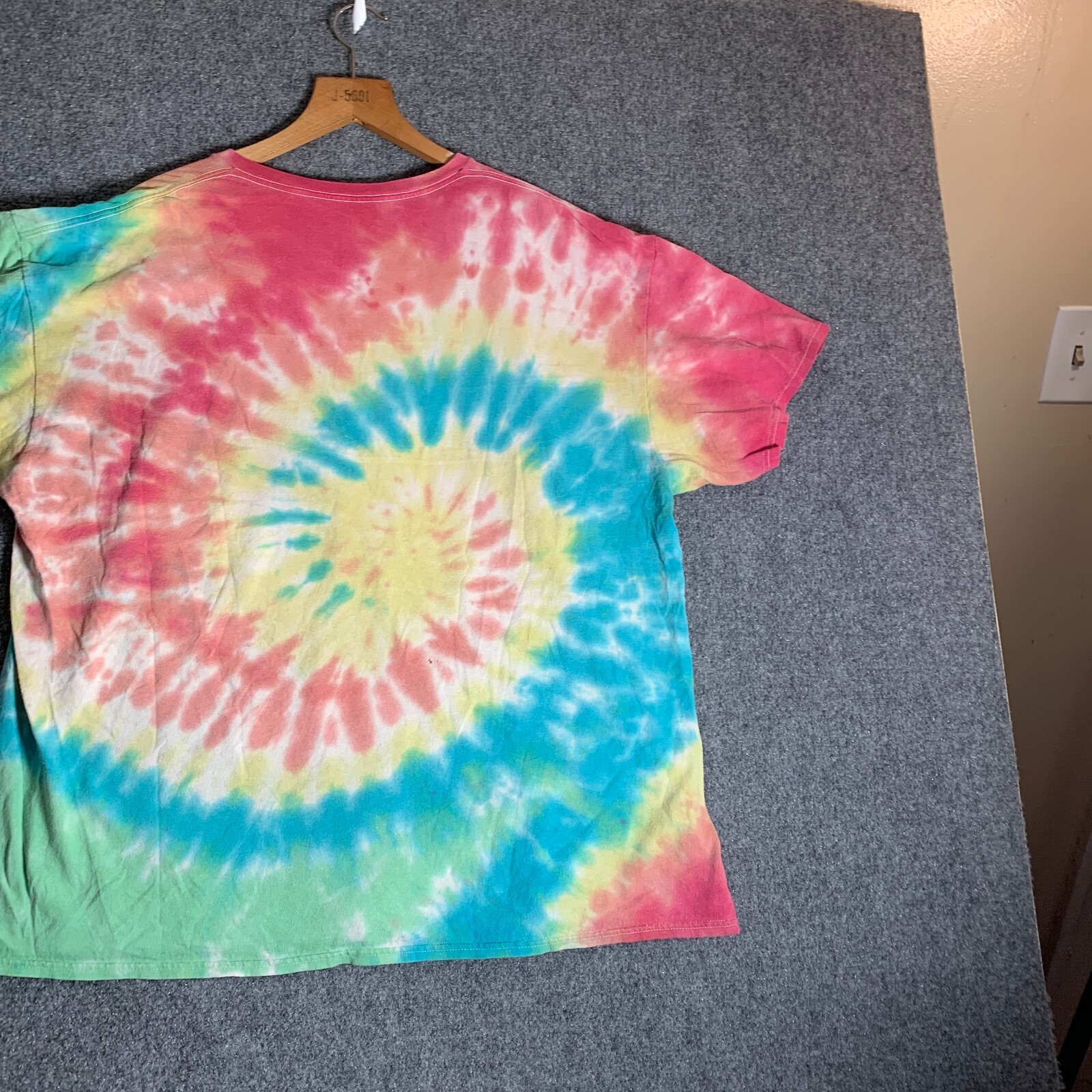 M&M Shirt Adult Size 2XL Multi Color Short Sleeve Men’s Pullover
