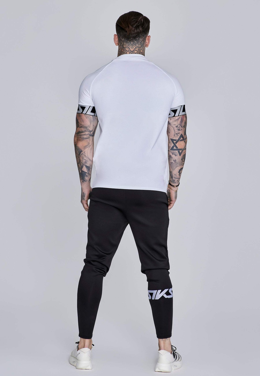 SikSilk Men’s Short Sleeved Muscle Fit Crew Neck Tech T-Shirt Tee White