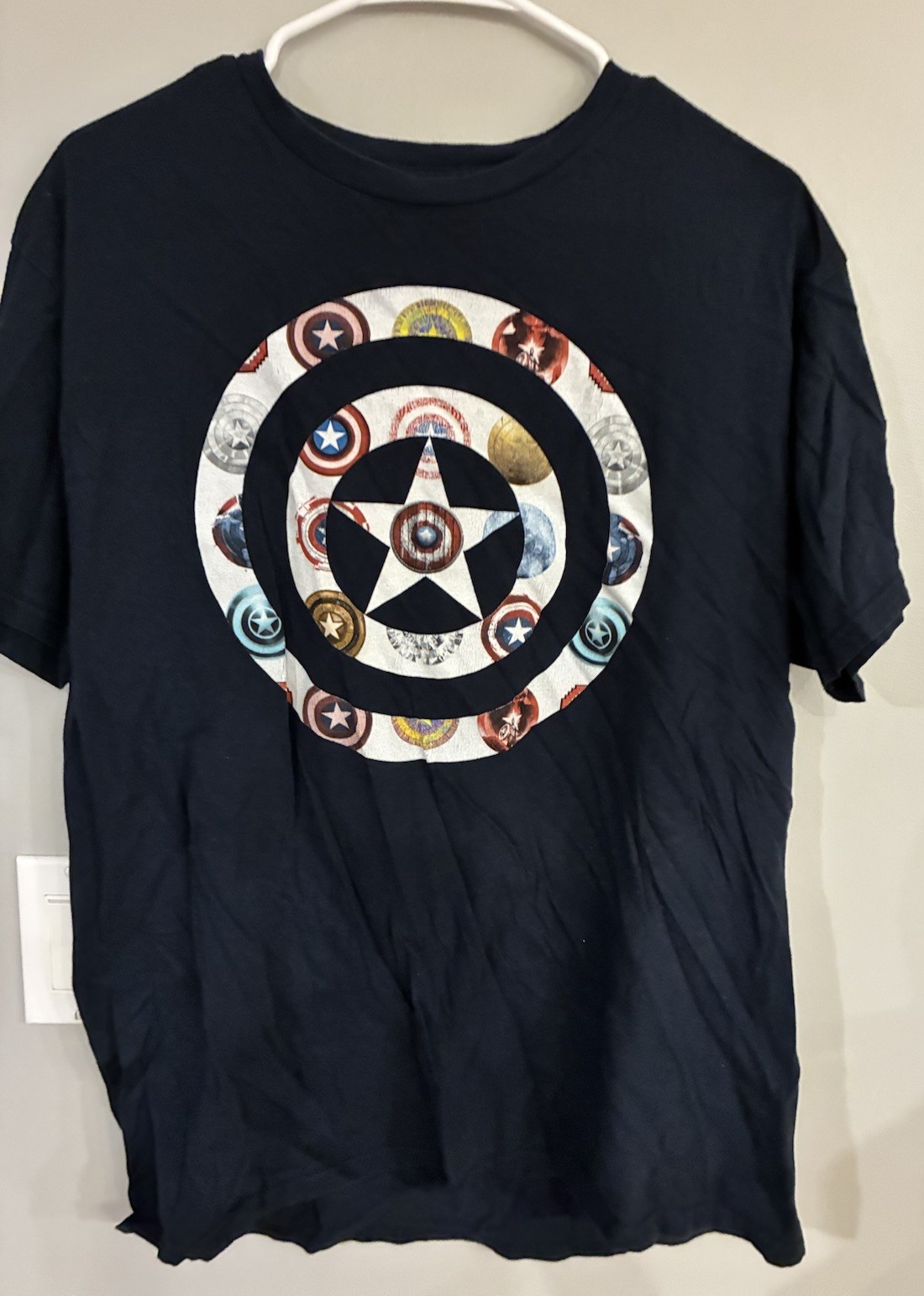 Marvel T-shirt Dark Navy Large Multi Shield Print Pre-Owned