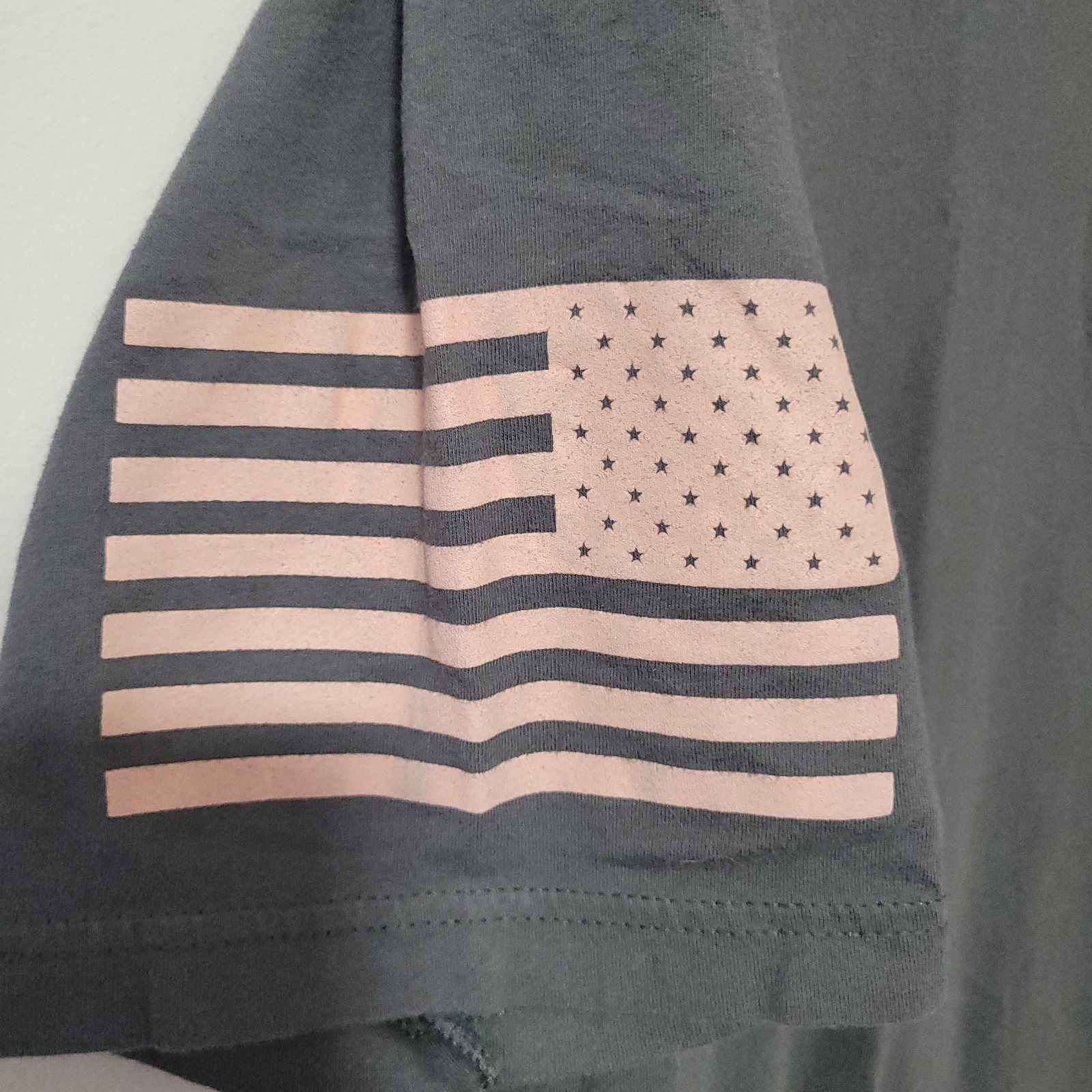 ​Grunt Style Basic Graphic T Shirt Mens 2XL Gray Solid US Flag This We’ll Defend