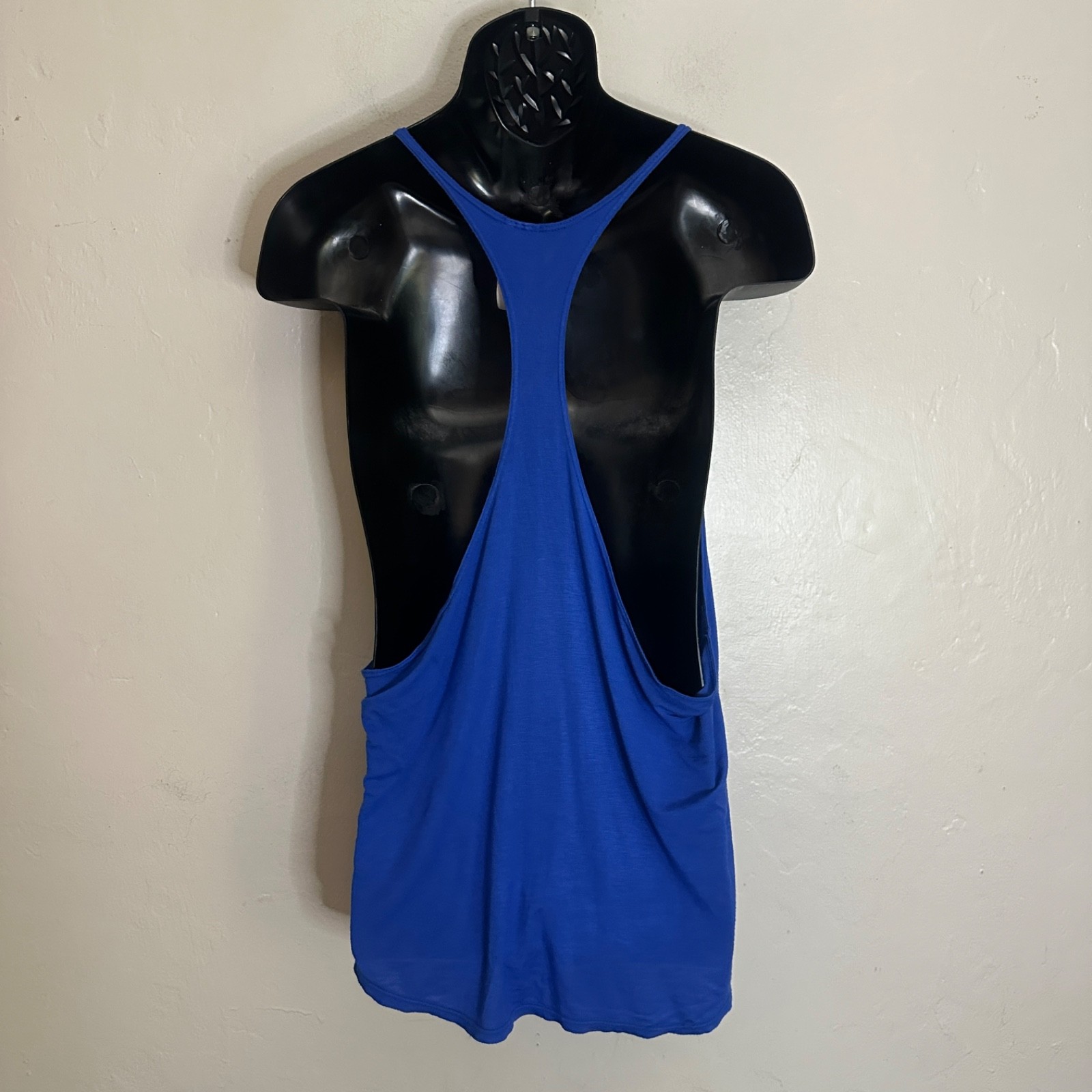 GIGO Stringer Tank Top Large Gently worn 96% polyester/4% spandex 20″ armpits