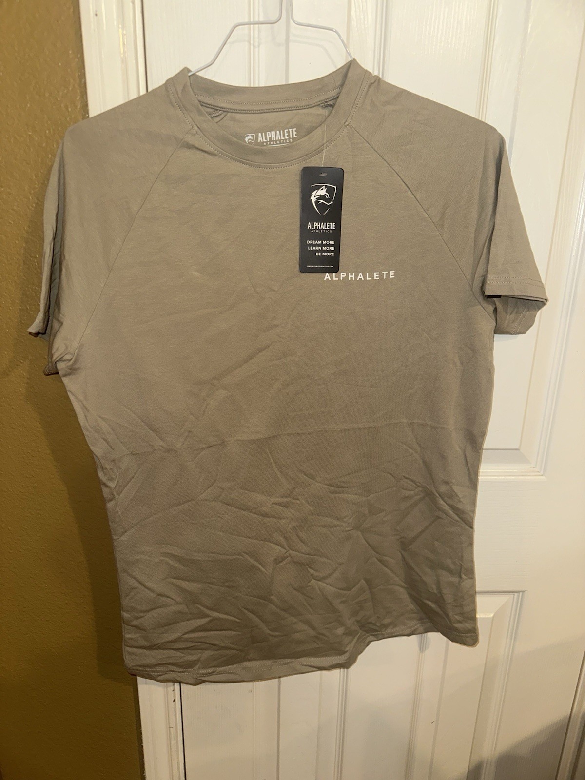 alphalete mens shirt M Beige 94% Cotton 6% Spandex