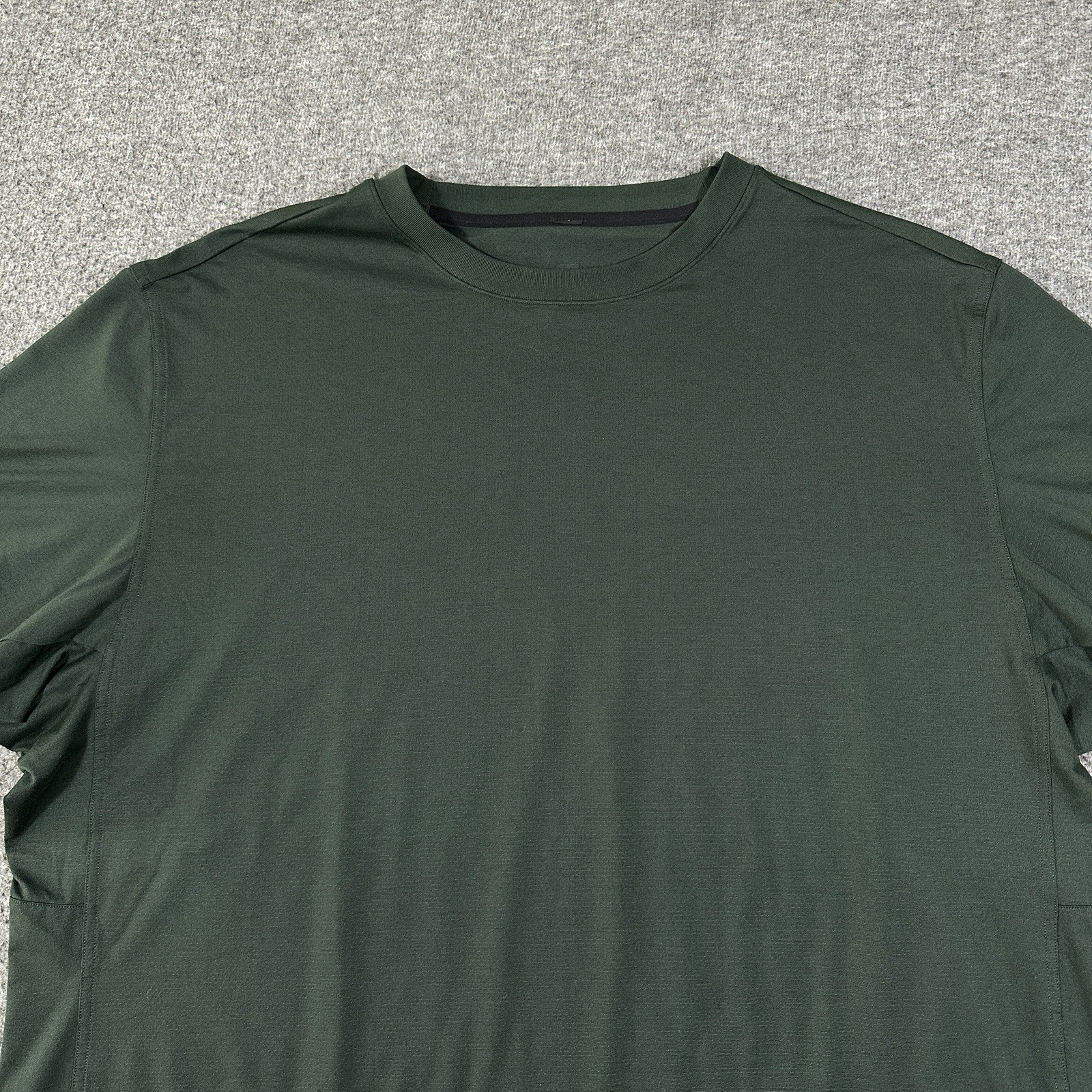 2 Lululemon Men’s Easy Set Train Short Sleeve Shirts Blue Dark Green 2XL LOT