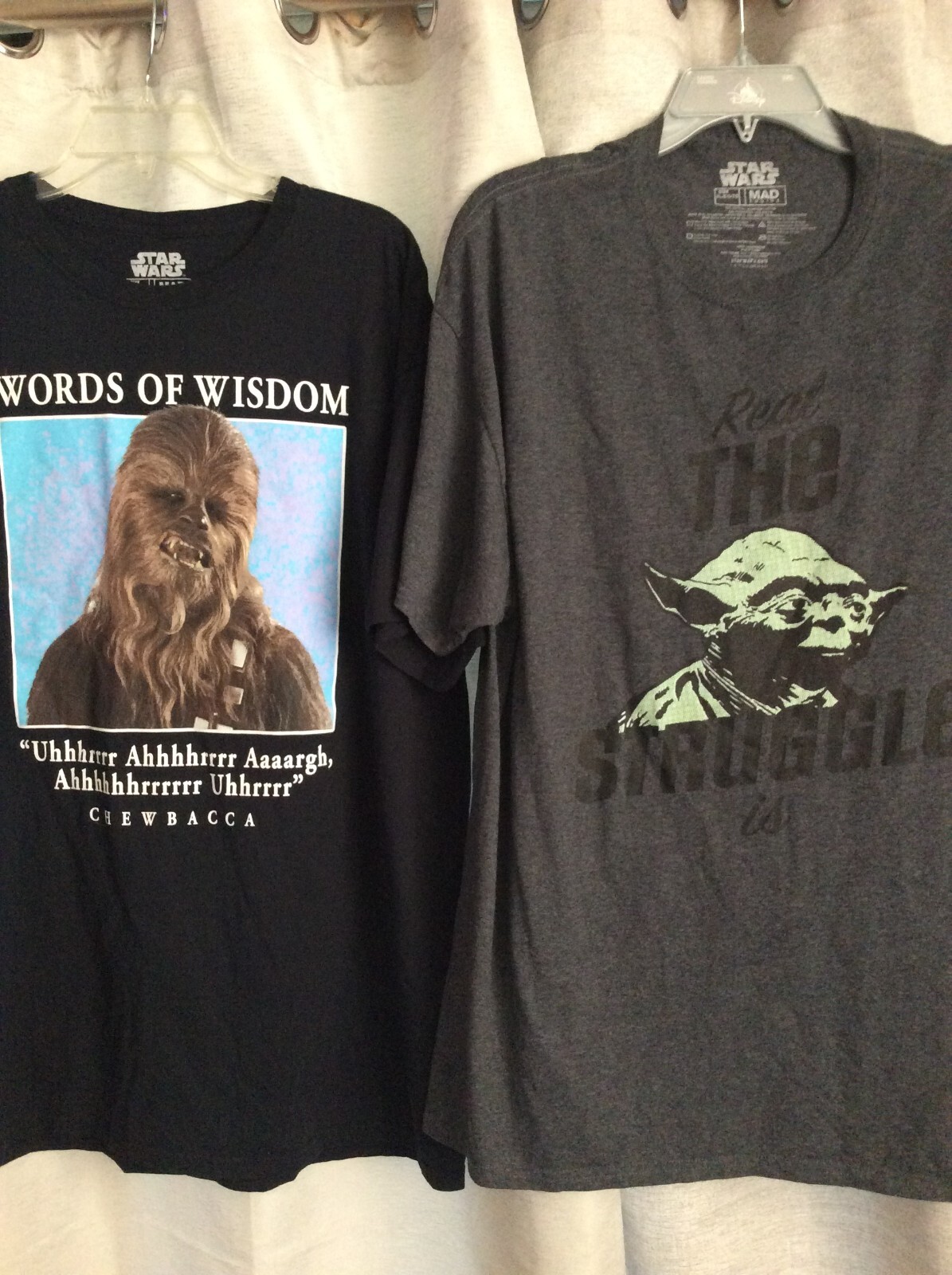 Men’s Sz XL Star Wars T-Shirts Yoda Chewbacca Graphic Black Grey t- shirts 2pcs