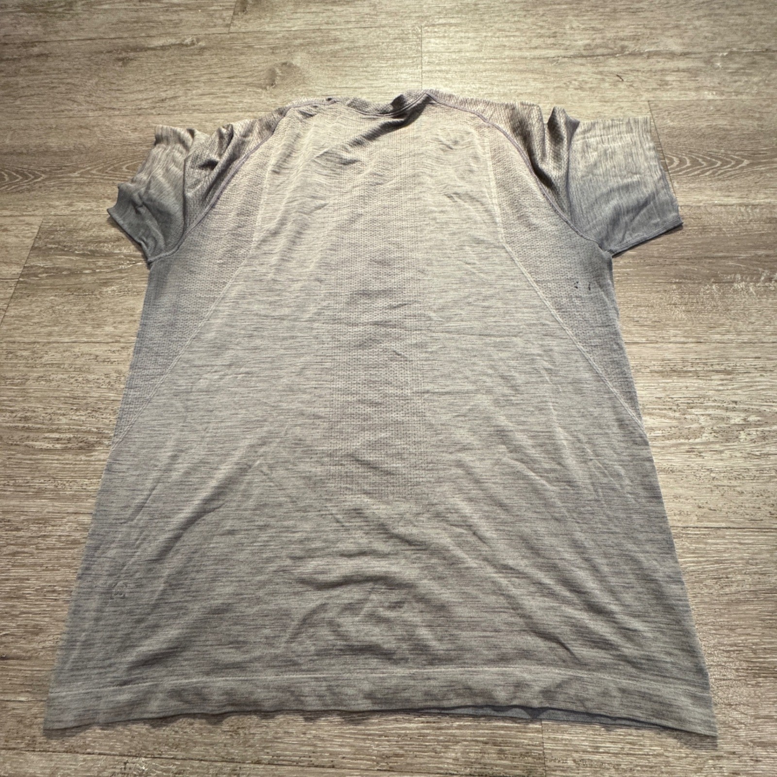 Lululemon Shirt Mens L Gray Space Dye Nylon Metal Vent Tech Training Running Tee