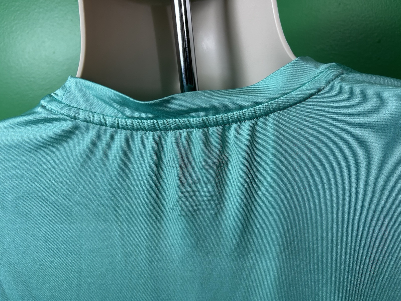 REEBOK Spellout T-Shirt Large Turquoise Polyester/Spandex Lightweight NICE!!