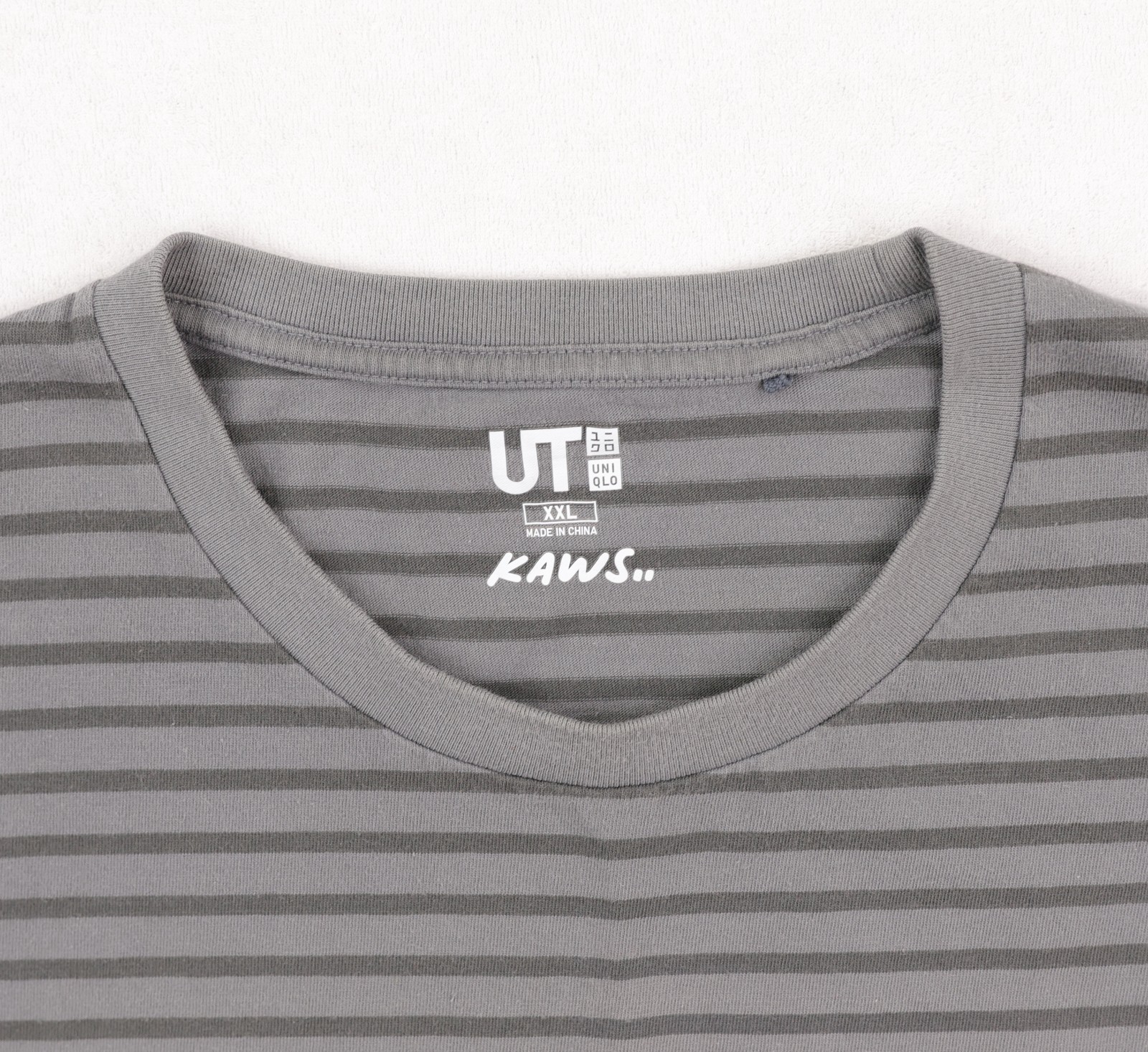 KAWS Uniqlo BFF Short Sleeve T-Shirt XXL Grey Grey Striped Embroidered Cotton