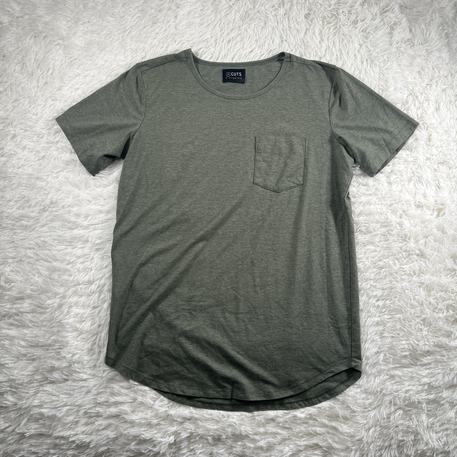 CUTS Shirt Men Size Medium Green Elongated Short Sleeve Round Neck Pocket Casual