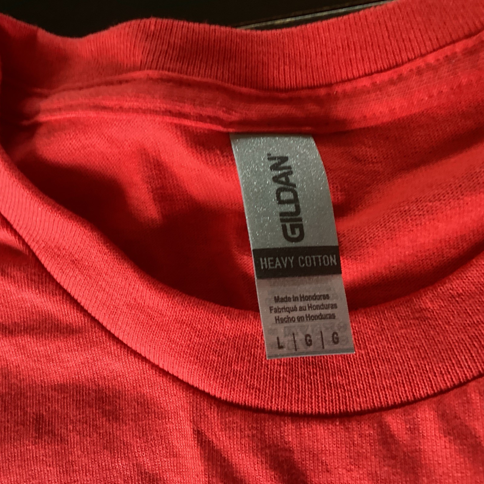 Gildan Red T-Shirt Mens Large ..never worn