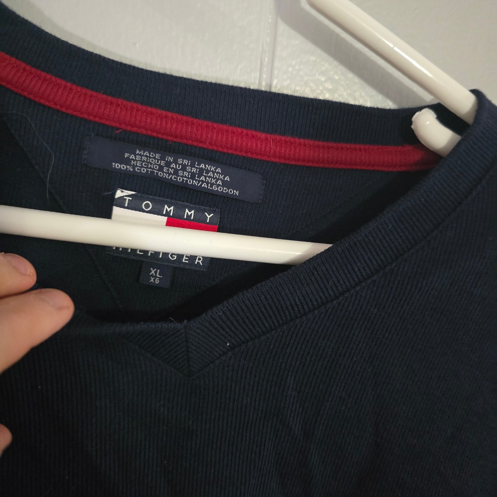 Tommy Hilfiger Long Sleeve Shirt Mens XL Navy Blue Red Stripe Ribbed V-Neck